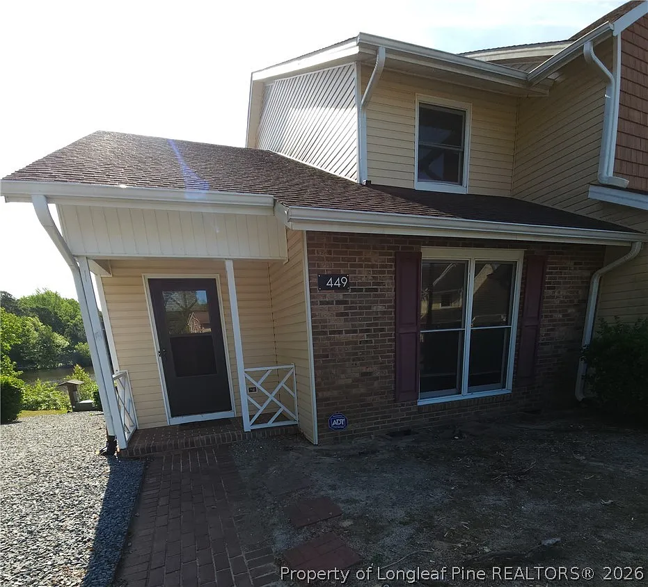3 bed, 2.5 bath, 1550 sqft, $1,600 — Photo 1