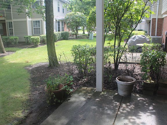 2nd image of 2186 Camden Ln