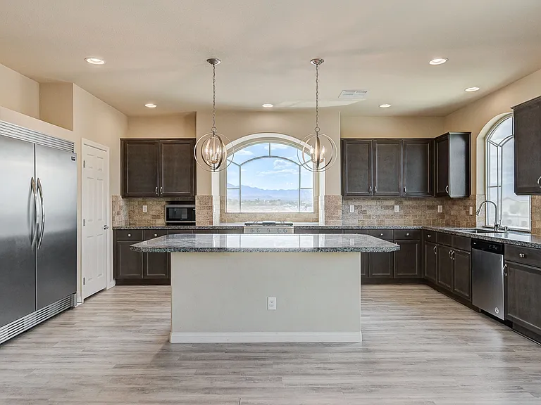 706 Eros Ct — Photo 31
