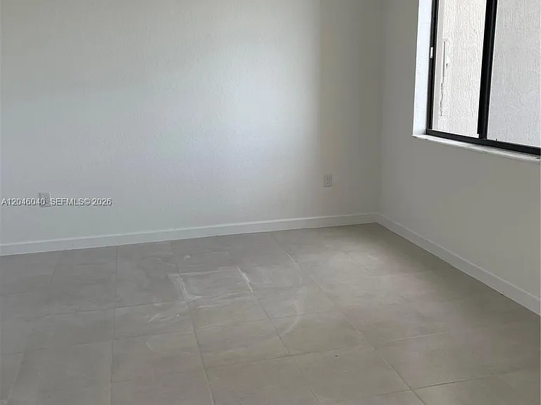 21447 NE 2nd Pl — Photo 5