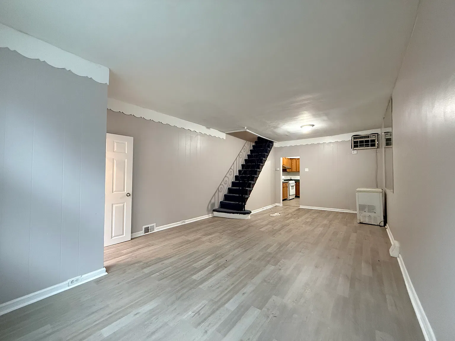 3 bed, 1180 sqft, $1,450 — Photo 2