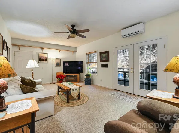 2 Ruffed Grouse Dr, Weaverville, NC 28787