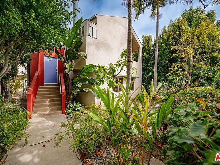 656 Angelus Pl — Photo 1
