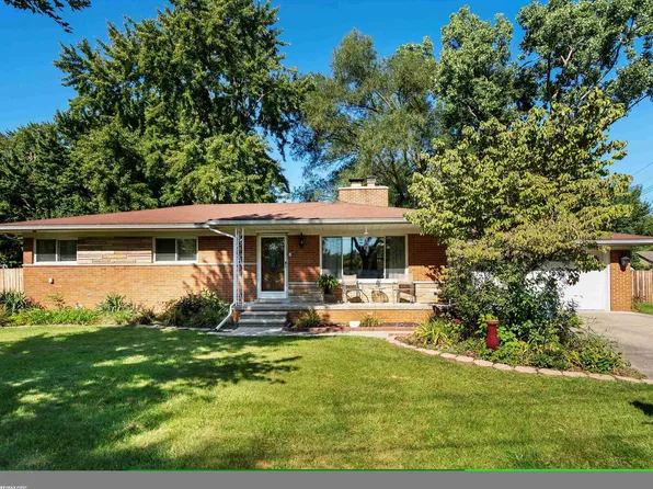 39211 Gary St, Clinton Township, MI 48036