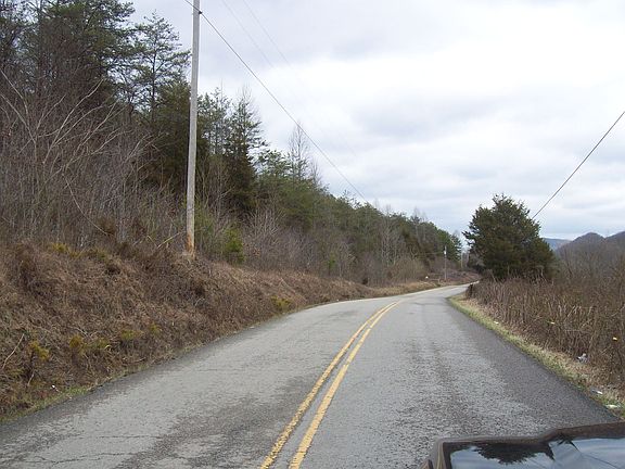 3rd image of 399 Panther Creek Road