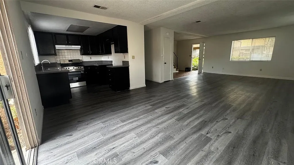 3 bed, 1500 sqft, $3,200 — Photo 4