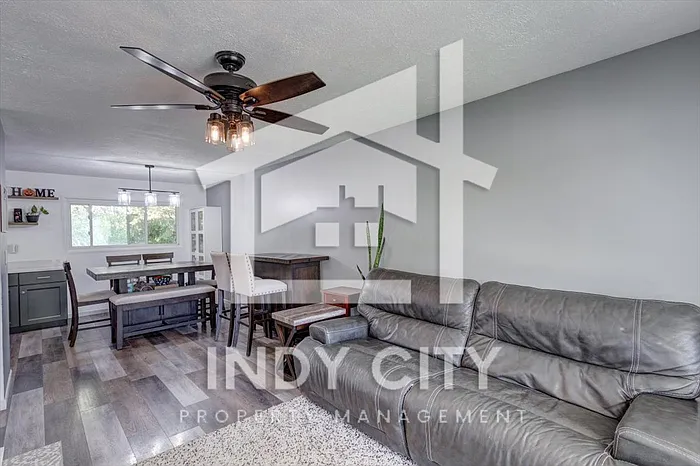 4 bed, 2.0 bath, 1925 sqft, $1,700 — Photo 4