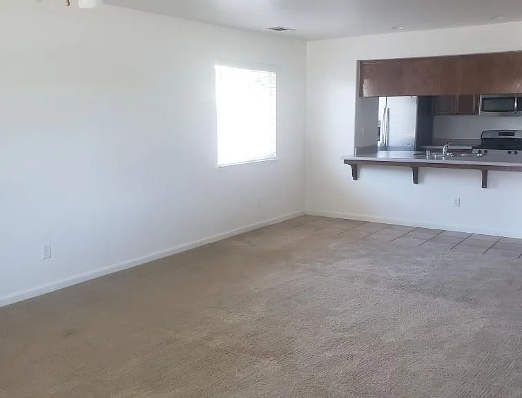 221 Medina Ct — Photo 5