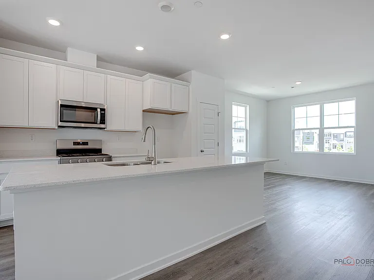 541 Yosemite Way — Photo 11