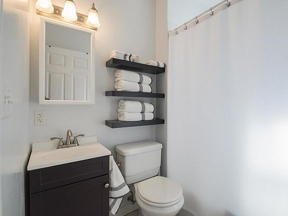 5th image of 29 Emmett Ave #29