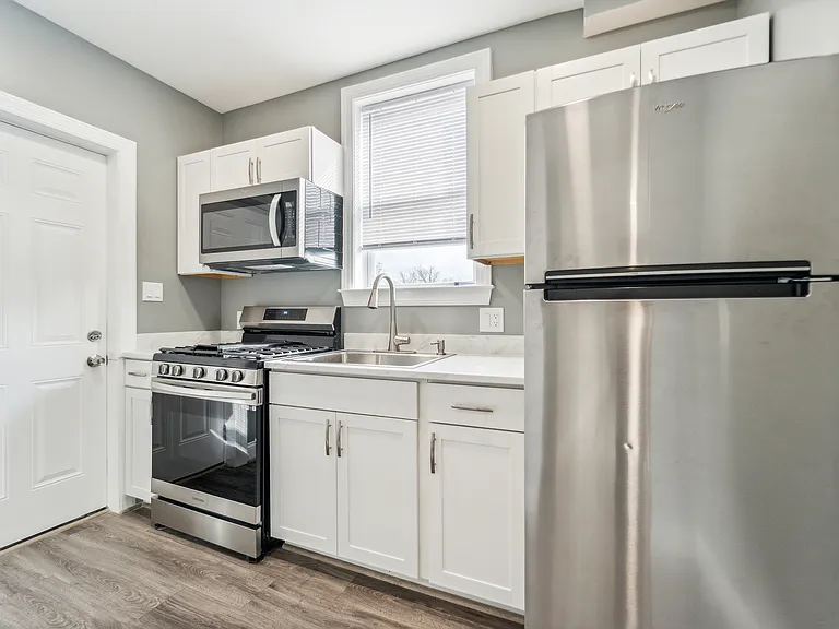 4806 Liberty Heights Ave — Photo 37