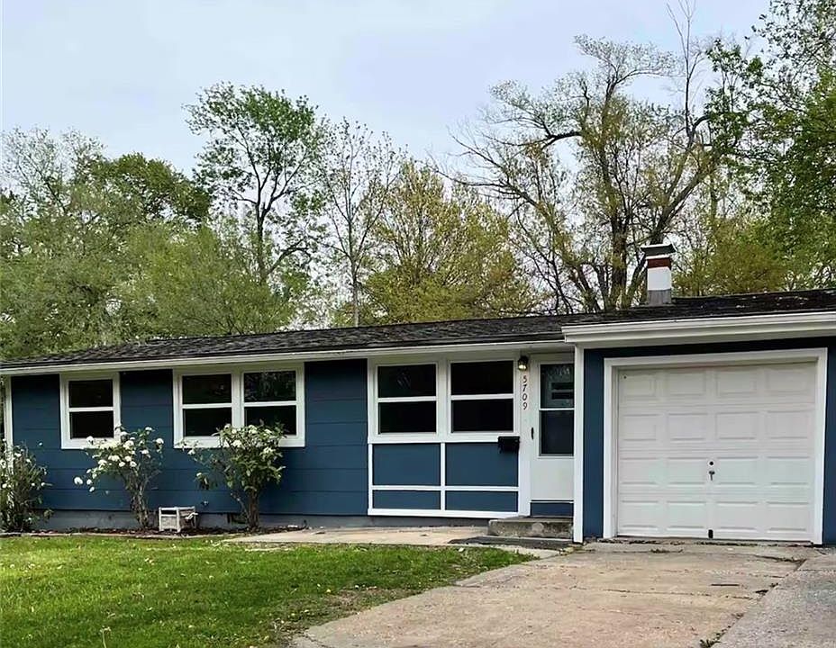 1st image of 5709 N Woodland Ave