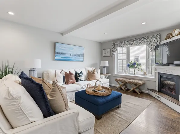 48 Gates St #1, Boston, MA 02127