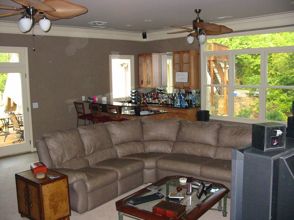 wet bar before decorating