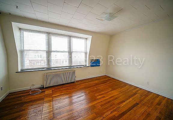 3rd image of 20-49 33rd St #3