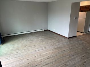 700 W 65th St APT 5, Westmont, IL 60559