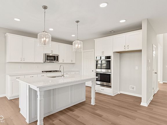 4th image of 4976 Amber Crest Dr