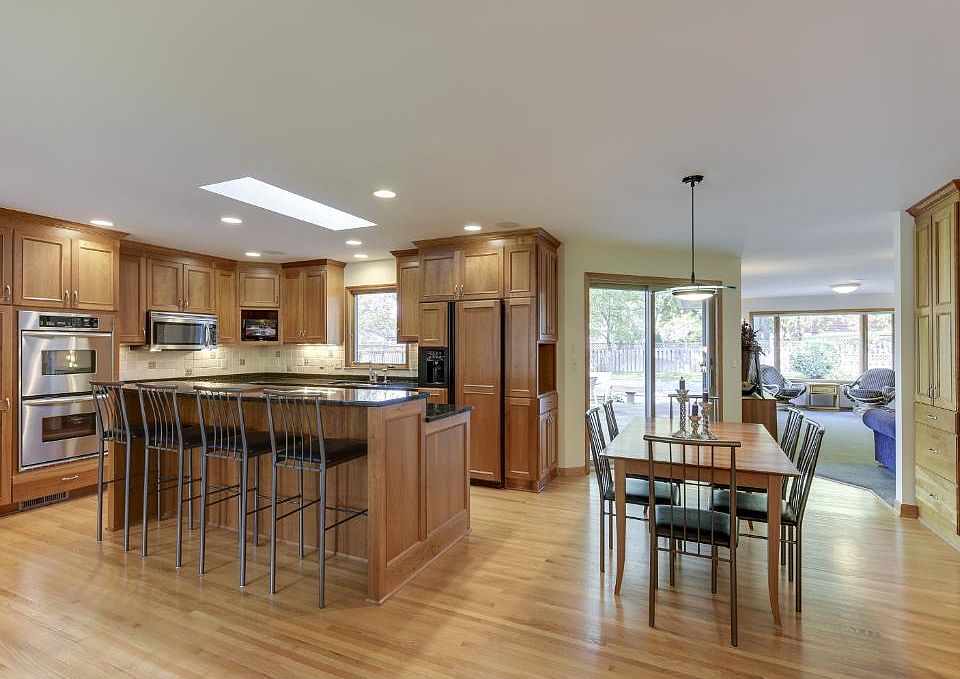 1st image of 6924 Cornelia Dr