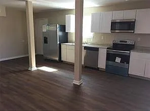 2 bed, 1.0 bath, 900 sqft, $1,200 — Photo 2