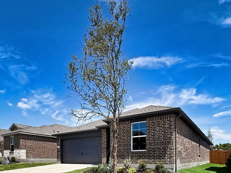 3329 Catamount Dr — Photo 3