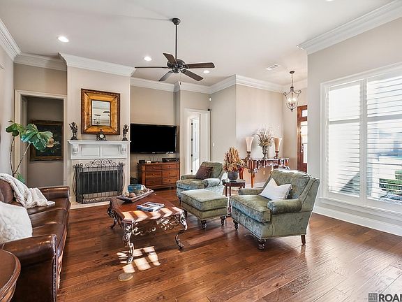 3rd image of 18401 Old Maplewood Dr