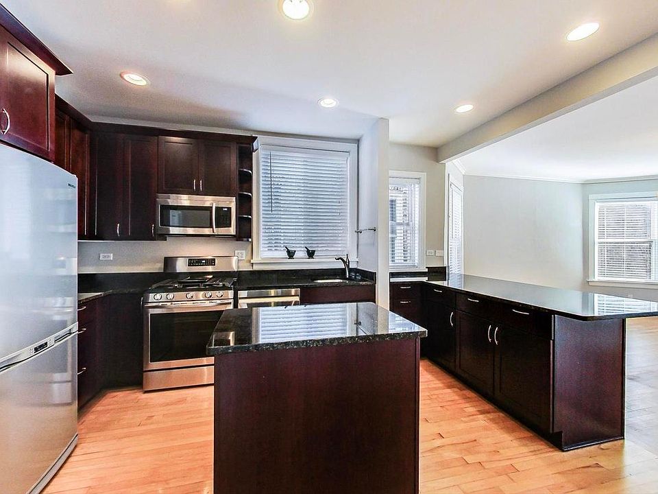 1st image of 2502 W Ainslie St #2