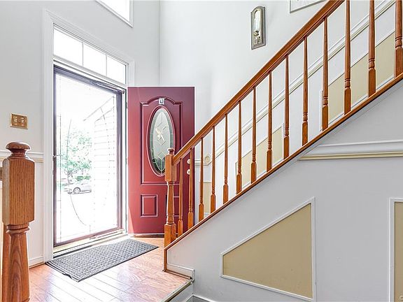 4th image of 732 Stonemeadow Dr