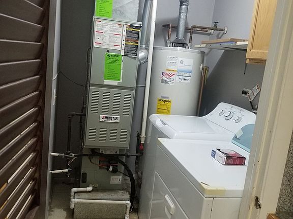 3rd image of 1308 Kingsbury Dr Unit A