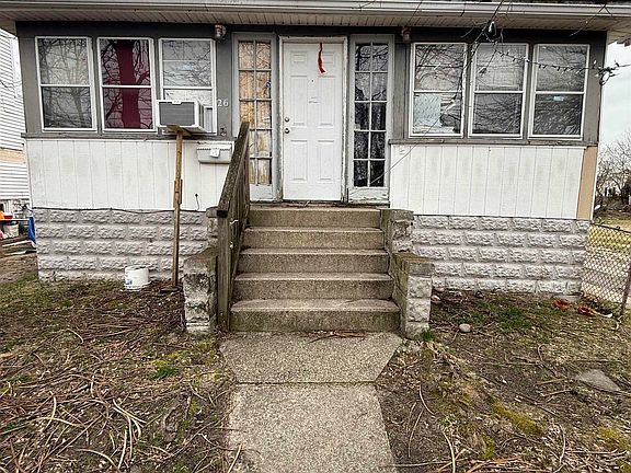 2nd image of 26 E Reading Ave