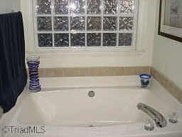 Tub w/ Separate Shower