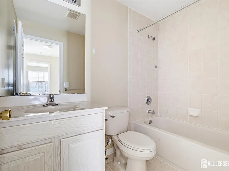 1054 Morning Glory Dr — Photo 14