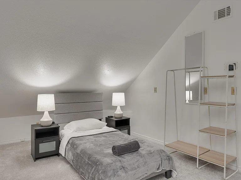 6507 Clubhouse Cir — Photo 36