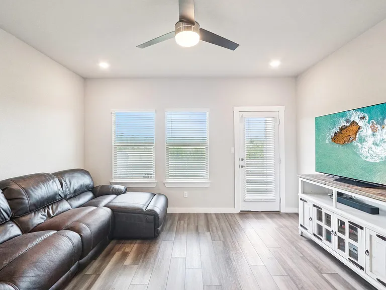 1208 Tipton St — Photo 14