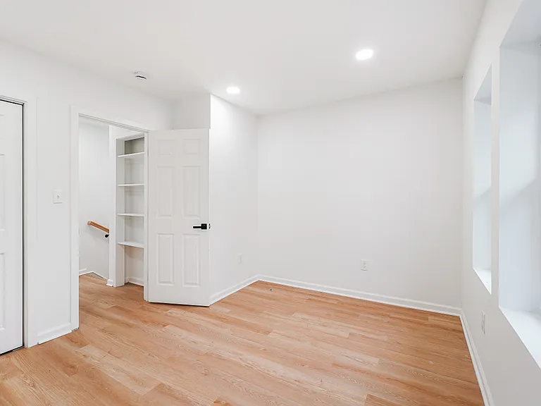 1721 L St NE — Photo 19