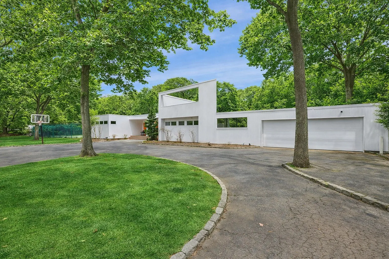 Quogue South Pool, Tennis and Beach — Photo 2