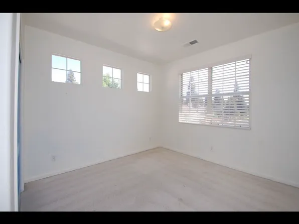5524 W Bluff Ave, Fresno, CA 93722