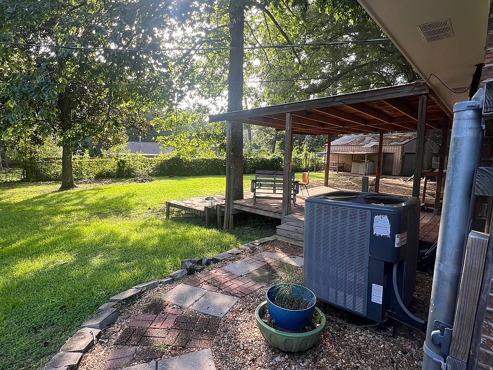 2nd image of 342 Magnolia Dr