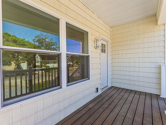4th image of 206 A Frances Ave