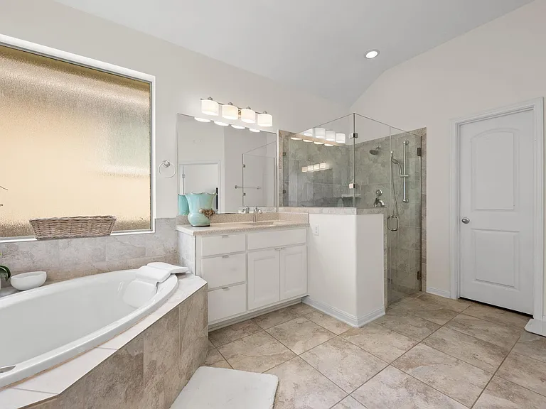 4221 Gandara Bnd — Photo 17
