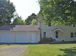 204 Oakley Rd, Syracuse, NY 13209