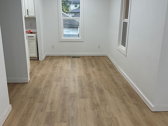 3rd image of 665 E 66th St