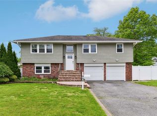 358 Park Ave, Babylon, NY 11702