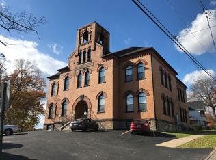 25 Hastings Ave #101, Oakdale, PA 15071