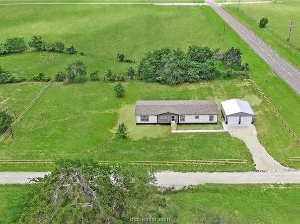 340 Red Fox Rd, Franklin, TX 77856