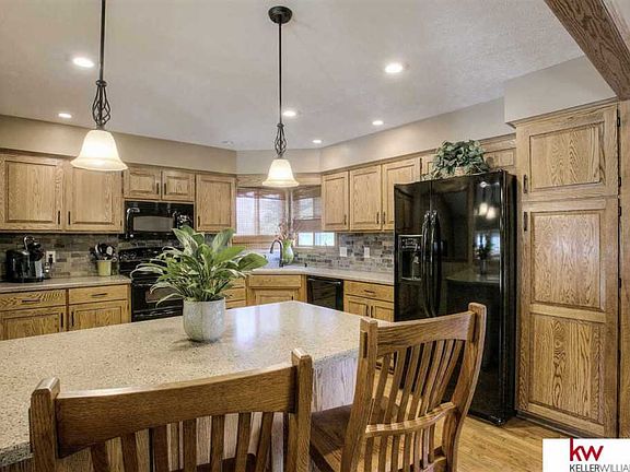 3rd image of 16040 Orchard Cir