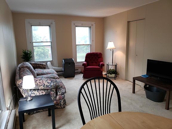 Separate view - TV included