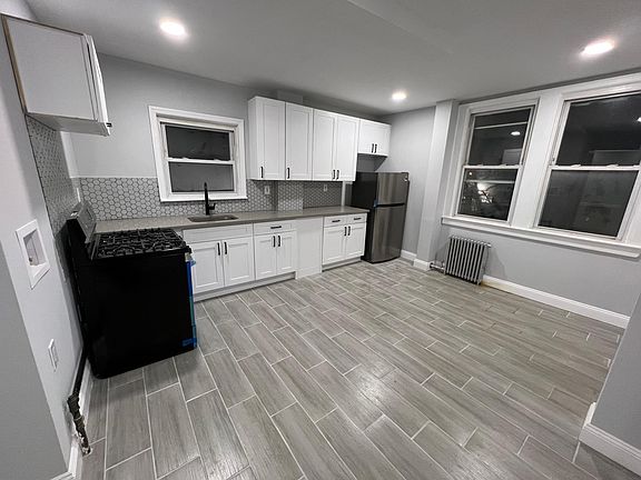 2nd image of 57 W Stratford Pl Floor 2