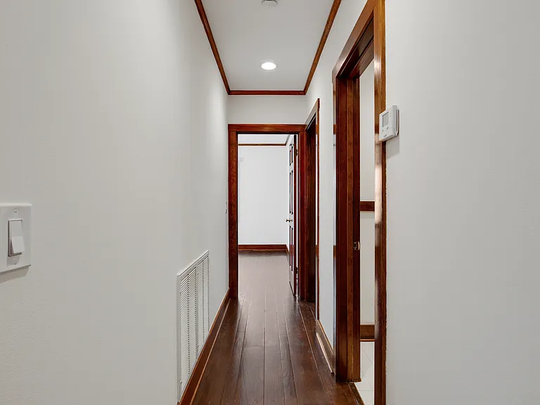 8918 Burton Way #2 — Photo 14