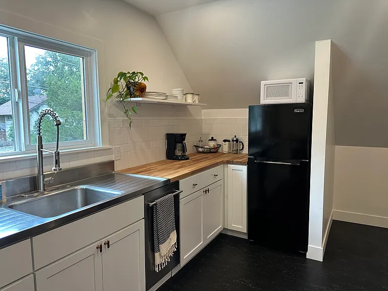 617 E Krall St #3 — Photo 10