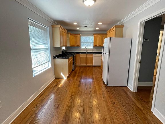 5th image of 509 W Park St #1/2